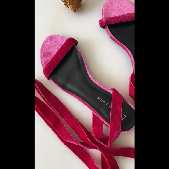 New Look women’s Pink Velvet Lace Up Flat Sandals NWT on the sole of the shoe - Picture 2 of 10
